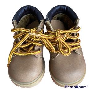 NWOT baby boots